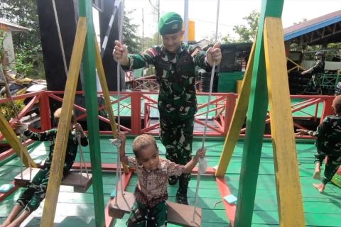 Menebar ilmu dan jiwa nasionalisme di batas timur negeri