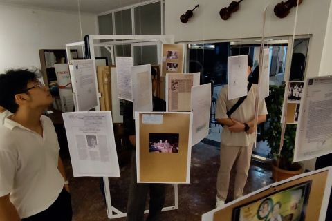 Mengenal sosok novelis NH Dini melalui pameran arsip