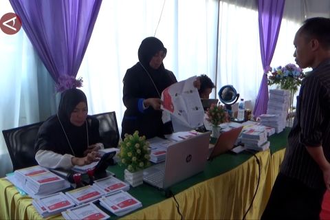 Pantau sejumlah TPS, Gubernur sebut pemungutan suara di Sultra lancar