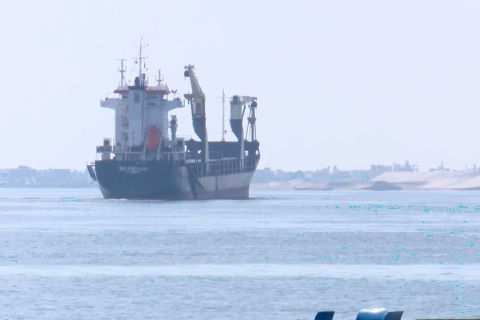 Pendapatan Terusan Suez turun 40-50 persen sejak perang Gaza