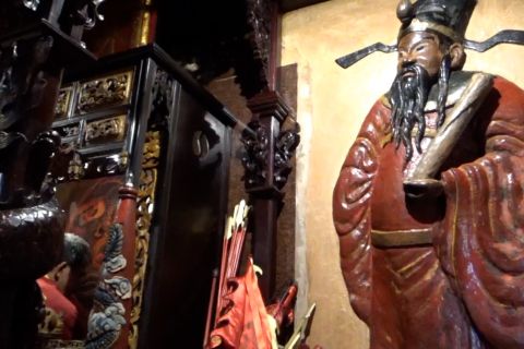 Sambut Imlek, umat Konghucu antarkan para dewa