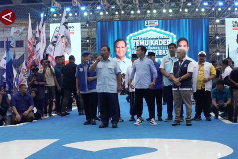 Prabowo-Gibran temui puluhan ribu kader dan relawan di Stadion GBLA