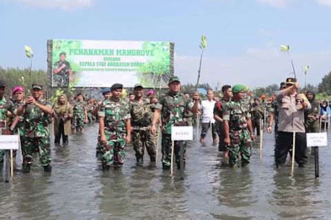KASAD pimpin penanaman 64 ribu bibit mangrove di Aceh