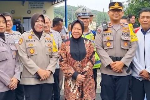 Mensos Risma gunakan hak pilih di Surabaya