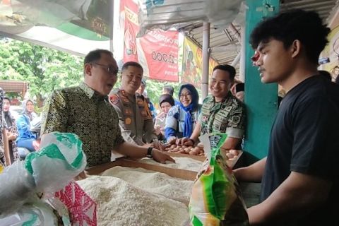 Sidak pasar, Kapolres Cilegon ingatkan sanksi bagi penimbun beras
