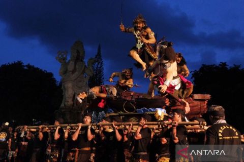 Serunya pawai ogoh-ogoh Kasanga Festival di Denpasar