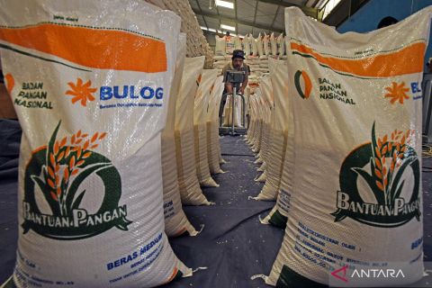 Penyaluran bantuan beras 10 kg akan dilanjutkan hingga Juni 2024