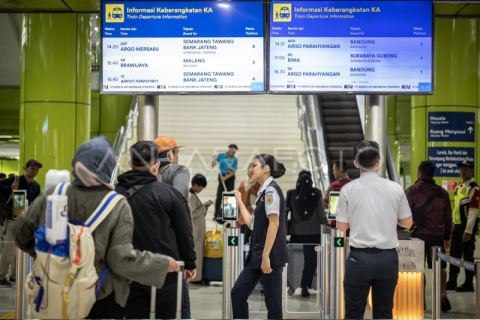 Penjualan tiket kereta api jelang lebaran