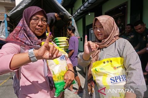 Pasar murah sembako digencarkan di sejumlah daerah