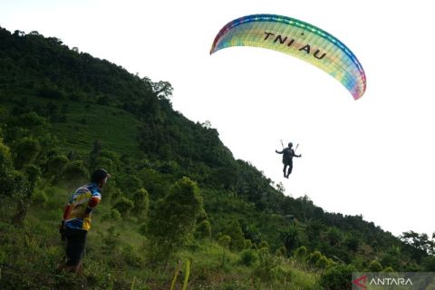 Pengembangan wisata paralayang di Kolaka