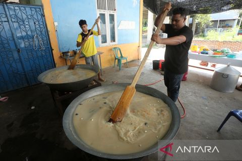 Takjil kanji rumbi dibagikan untuk warga sebagai menu buka puasa