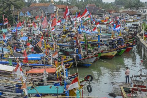 Nelayan tidak melaut karena cuaca buruk di perairan Selat Sunda
