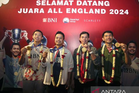 Juara All England 2024 Jonatan Christie dan rekan tiba di tanah air