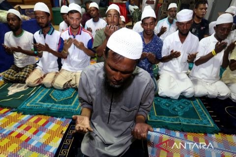 Puluhan pengungsi Rohingya masih menunggu kepastian dan penanganan selanjutnya