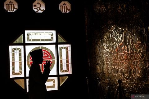 Masjid arsitektur Tionghoa di Pasar Rebo