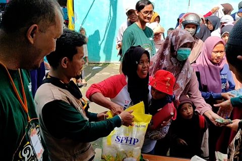Gerakan Pangan Murah DKPP Kota Cilegon diserbu warga