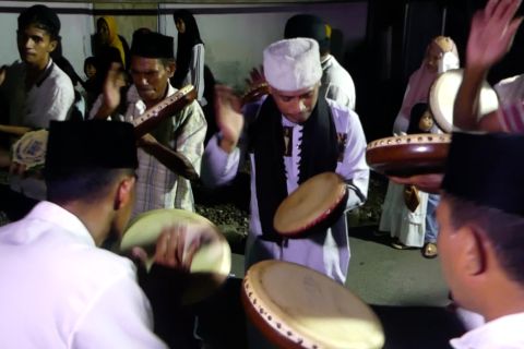 Ada tradisi bangunkan sahur dengan tabuhan rebana dan tarian di Maluku