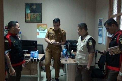 Kantor Gubernur Sumbar digeledah terkait dugaan korupsi Disdik 2021