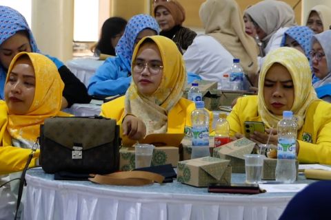 Minim keterpilihan, Kesbangpol bina perempuan untuk terjun berpolitik