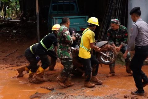 Perbaikan rumah korban banjir bandang Pekalongan segera dilakukan