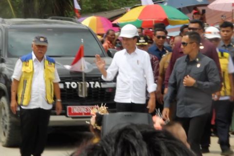 Presiden Jokowi resmikan Inpres Jalan Daerah di Kaltim