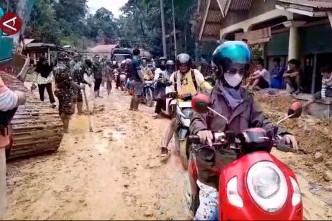 BNPB: Penanganan dampak bencana di Sumbar dilakukan secara bertahap