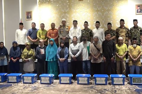 Baznas Papua salurkan santunan Hari Raya bagi 1500 kaum duafa