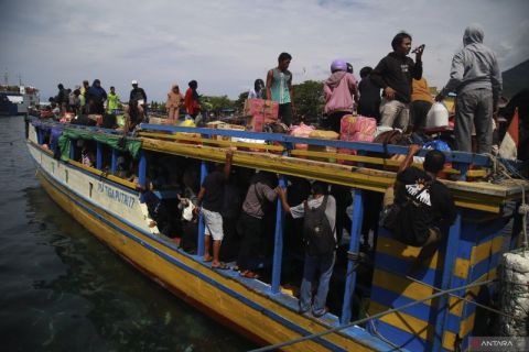 Arus mudik antar pulau di Ternate