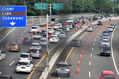 Penerapan contraflow untuk mengurai kepadatan menuju jalur wisata Puncak