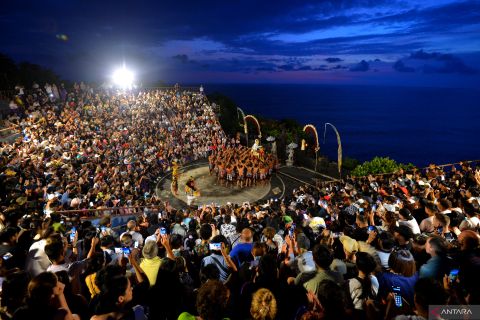 Tari Kecak Uluwatu tambah jadwal pentas selama libur Lebaran
