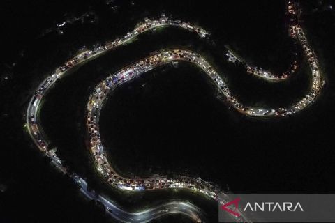 Penampakan antrean kendaraan arus balik di Lingkar Gentong Tasikmalaya