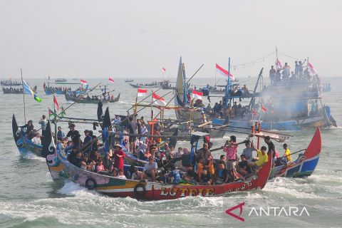 Pesta Lomban bentuk syukur nelayan kepada Tuhan Yang Maha Esa