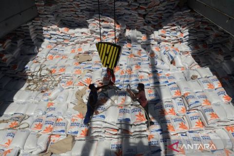 Bulog datangkan 12.500 ton beras asal Vietnam ke Aceh