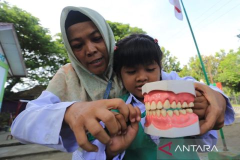 Deteksi kesehatan dan edukasi gaya hidup sehat untuk siswa TK