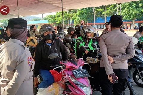 Lebih dekat, pemudik roda dua pilih Pelabuhan Bakauheni Lampung