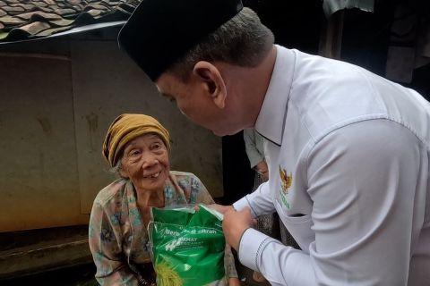 Baznas salurkan zakat fitrah ke 250 warga Kota Bogor