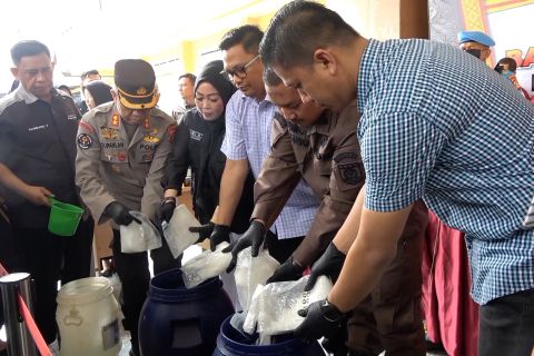 Beri edukasi ke pelajar, Polda Sumsel musnahkan 7.755,58 gram sabu