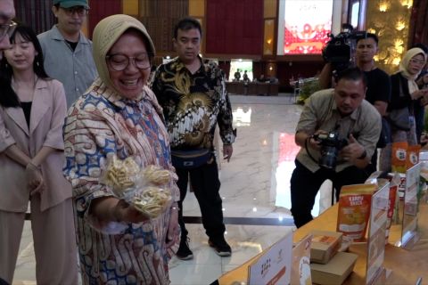 Kemensos beri kesempatan bagi desainer muda majukan produk UMKM
