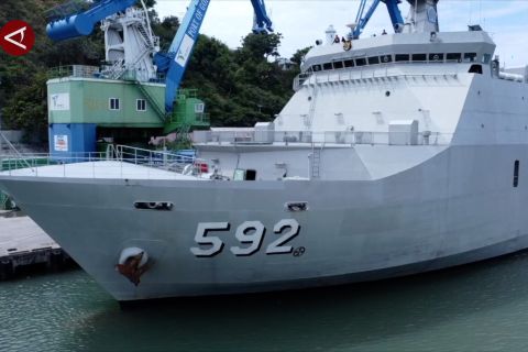 Melihat lebih dekat KRI Banjarmasin di Pelabuhan Gorontalo