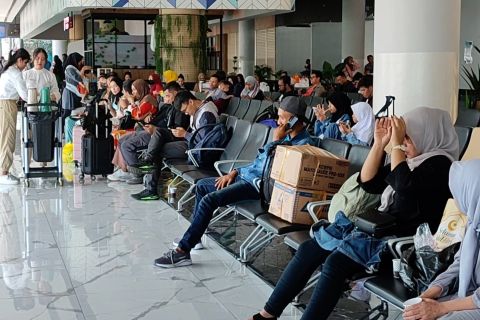 Pemudik arus balik menyeberang lebih awal menuju Pulau Sumatera