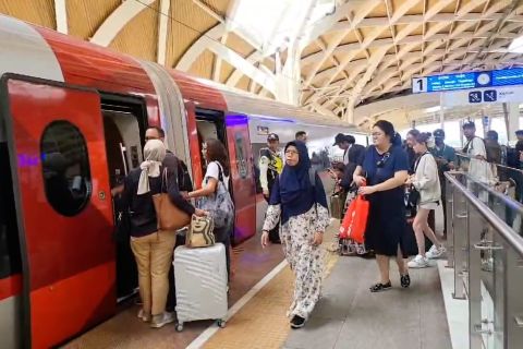 Penumpang Whoosh meningkat 30 persen selama periode Lebaran 2024