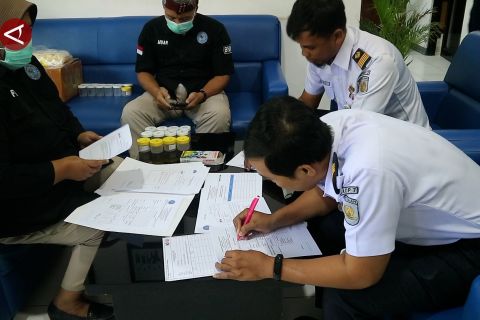 PT KAI gelar tes urine narkoba ke awak sarana perkeretaapian