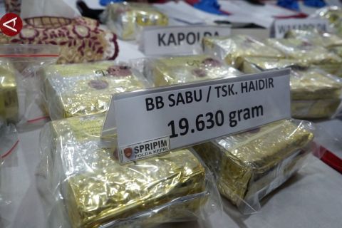 Polda Kepri gagalkan peredaran sabu seberat 19,6 kg asal Malaysia