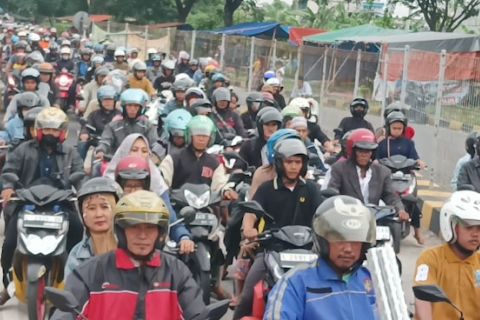 Pemudik kendarai sepeda motor dominasi arus mudik di Suramadu