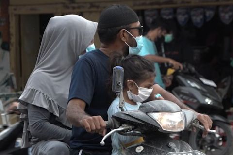 Sebaran abu vulkanik lebih dari 10 km, BMKG imbau warga pakai masker