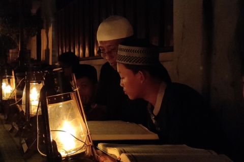 Tadarus Al-Qur'an dengan Lampu Ting kenalkan suasana tempo dulu