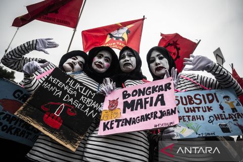 Aksi Hari Buruh Internasional di berbagai daerah, tuntut pemerintah tingkatkan kesejahteraan buruh