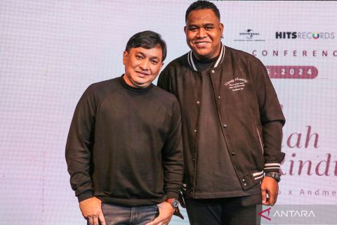 Yovie Widianto dan Andmesh kolaborasi rilis single berjudul Bukan Sebuah Rindu