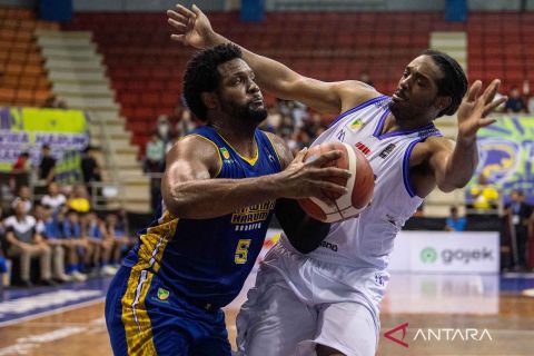 Prawira Harum Bandung menang atas Tangerang Hawks Basketball C
