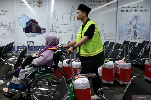 Pelepasan kloter pertama jamaah calon haji